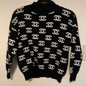 Chanel crewneck knit sweater DUP SIze S-M